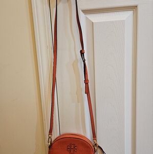Tory Burch McGraw Round Crossbody Bag RED